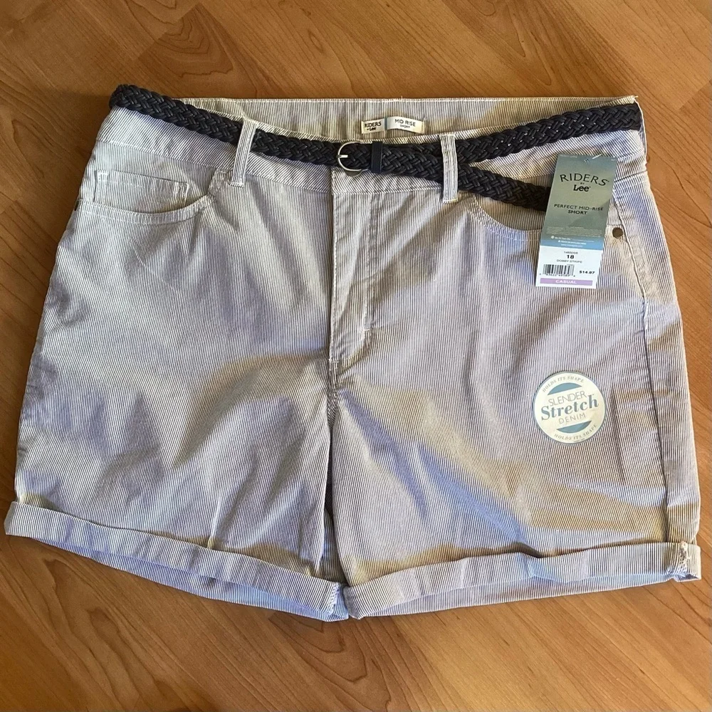 Riders by Lee Dobby Stripe Perfect Mid-Rise Shorts,‎ Size 18 NWT